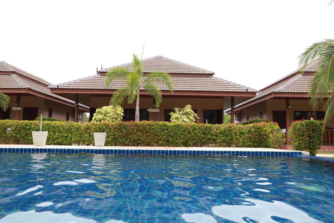 Waterside Resort Pran Buri Exterior photo